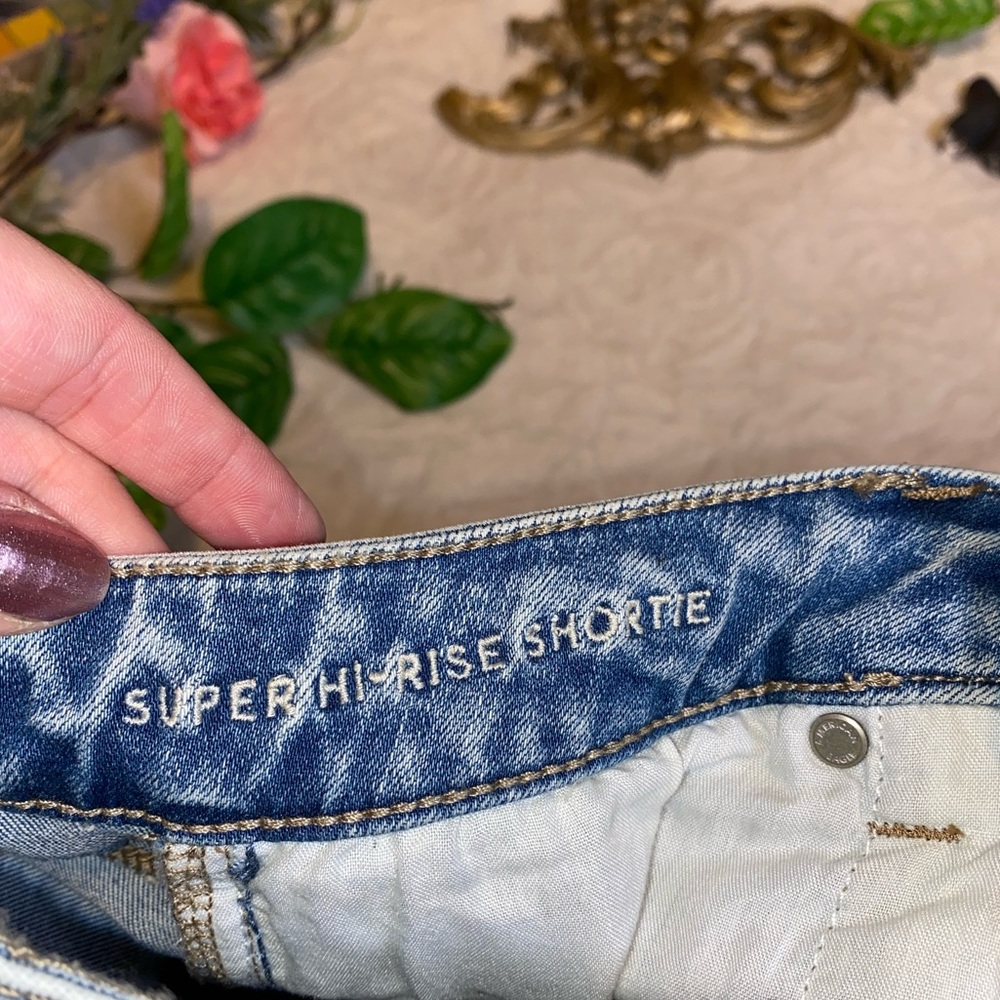 American Eagle Super Hi Rise Shorties - Picture 4 of 6